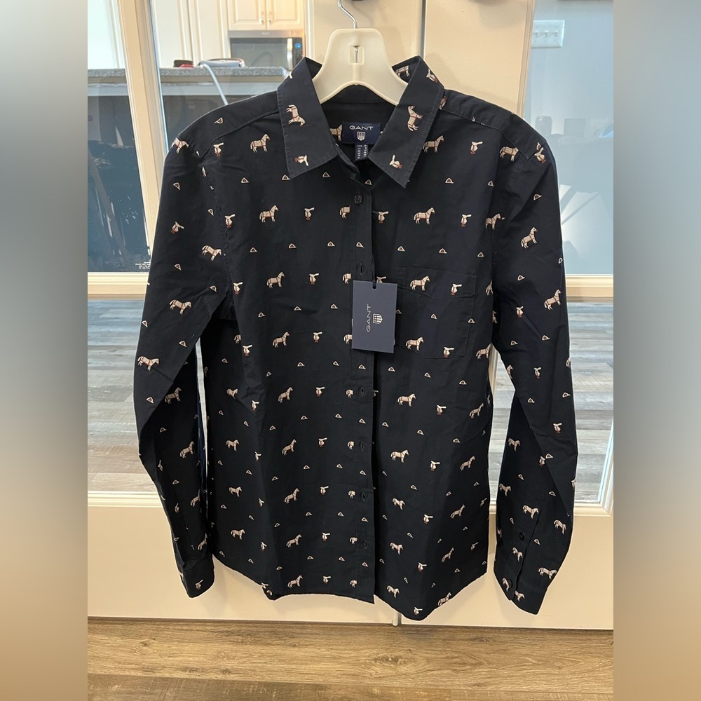 GANT Women's navy Button Down Shirt with Horse motif sz 38 (M/L) NWT